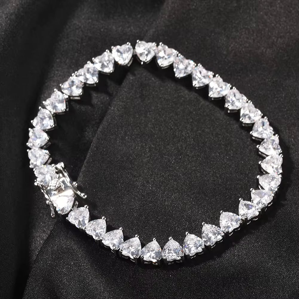 The Kaia Heart Bracelet