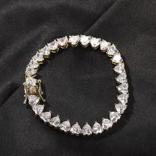 The Kaia Heart Bracelet