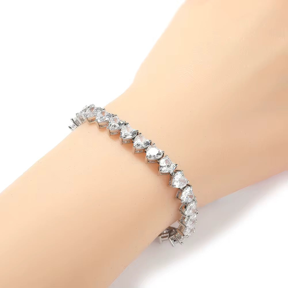 The Kaia Heart Bracelet