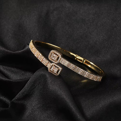 The Elara Bangle