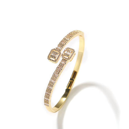 The Elara Bangle