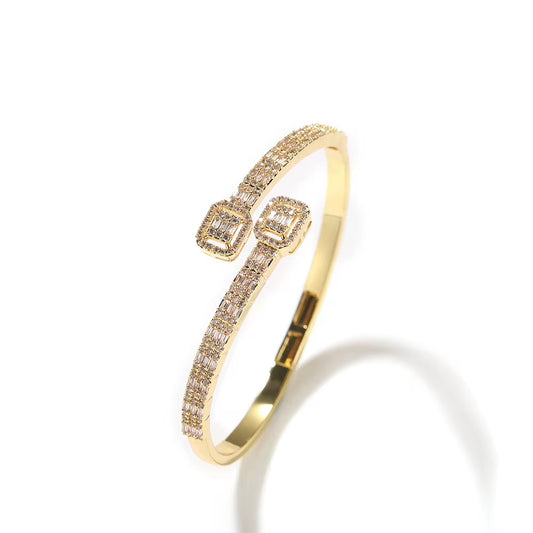 The Elara Bangle