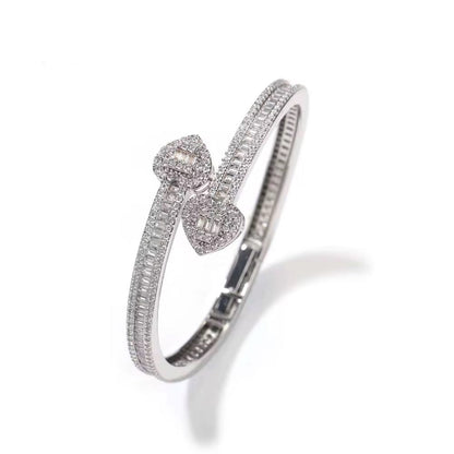 The Noelle Bangle