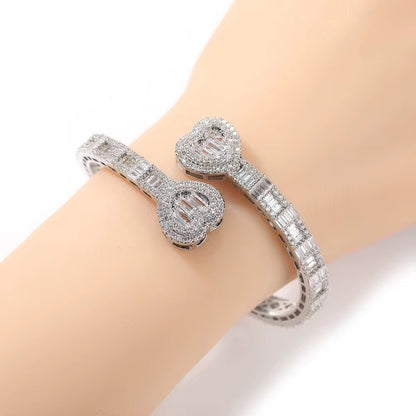 The Delphy Love Bracelet